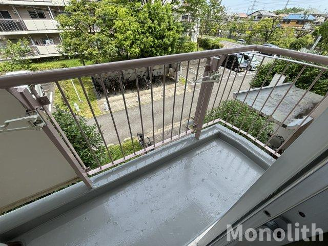 光明台19号棟のバルコニー