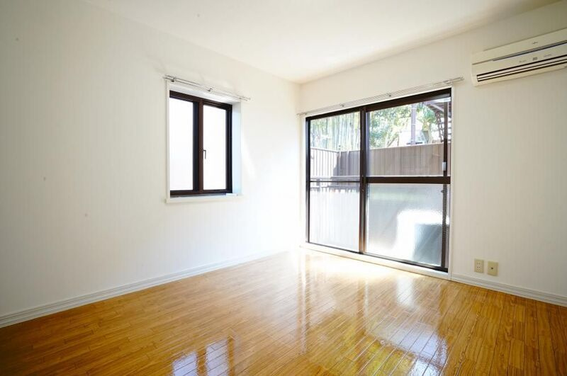 ハウスひまわりBの洋室