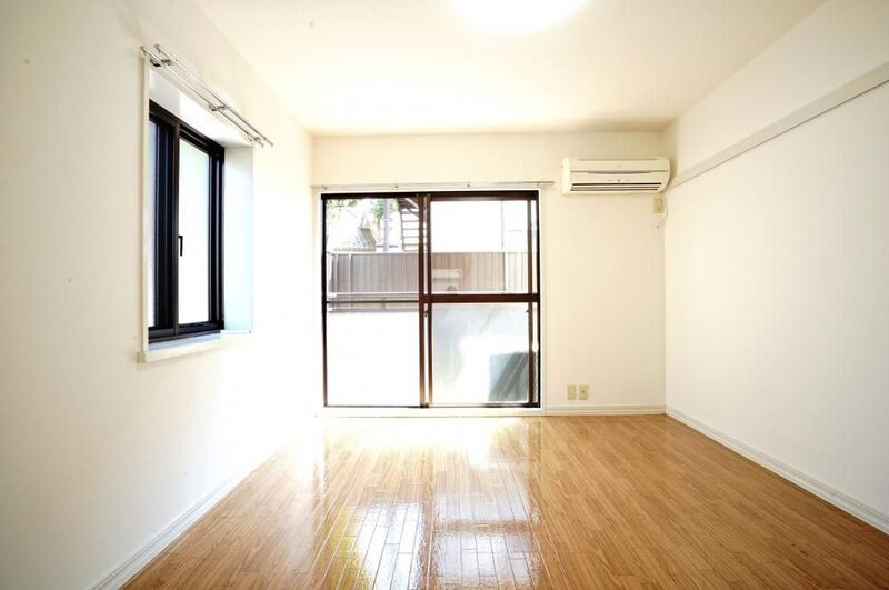 ハウスひまわりBの洋室