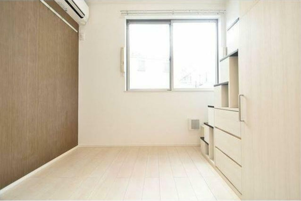 フリングホルニの居間・リビング|ホワイトフローリング（同一仕様写真）