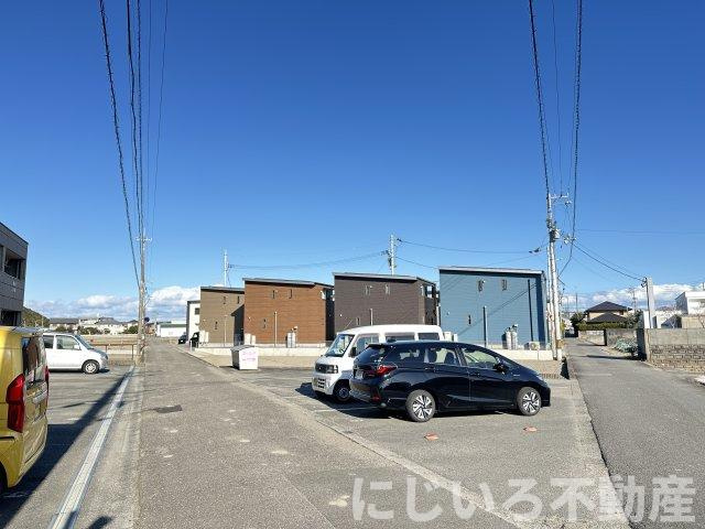 グランチェスタの駐車場