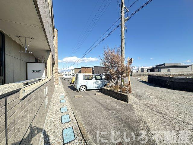 グランチェスタの駐車場