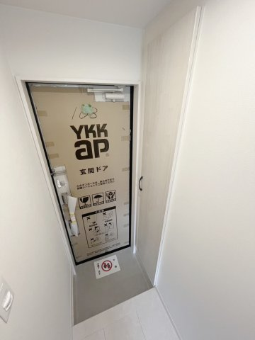 中野APARTMENTSの玄関