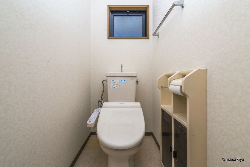 セローハウスのトイレ|トイレ　ウォシュレット付き。