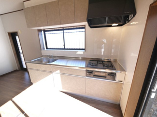 【キッチン】 | 八街市八街い　中古戸建 | 内装リフォーム済み令和7年12月敷地約71坪ドックランバーベキューが可能です駐車2台可能閑静な分譲地