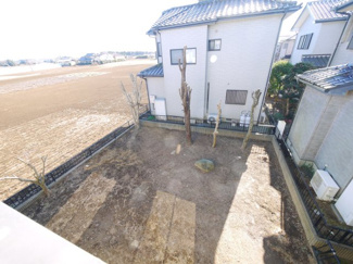 【庭】 | 八街市八街い　中古戸建 | 内装リフォーム済み令和7年12月敷地約71坪ドックランバーベキューが可能です駐車2台可能閑静な分譲地