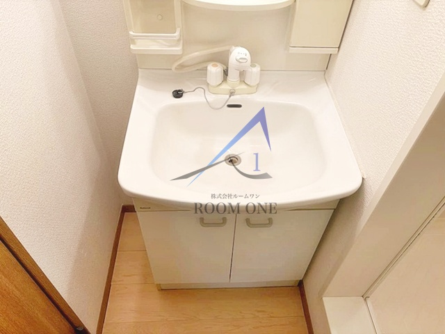 ジュネス光ヶ丘の洗面所|独立洗面台です。