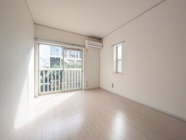 ガーデンハイツ秀 の洋室