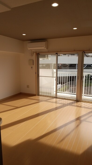 野本ハイツ駅西の居間・リビング