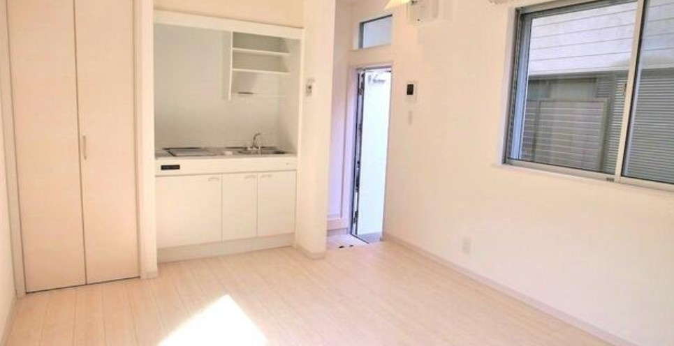 ラフィネ上中里の玄関