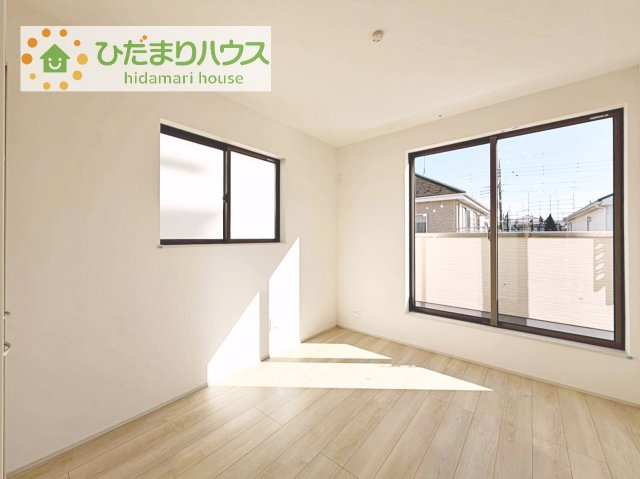 【洋室】 | 守谷市薬師台7丁目16番　新築戸建　A号棟 | お掃除しやすく、清潔感を保てるのでダニも発生しにくいフローリング♪