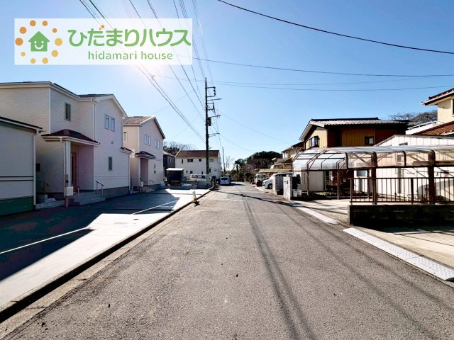 【前面道路含む現地写真】 | 守谷市薬師台7丁目16番　新築戸建　A号棟 | たっぷりの陽光と心地よい風が舞い込む住まい♪