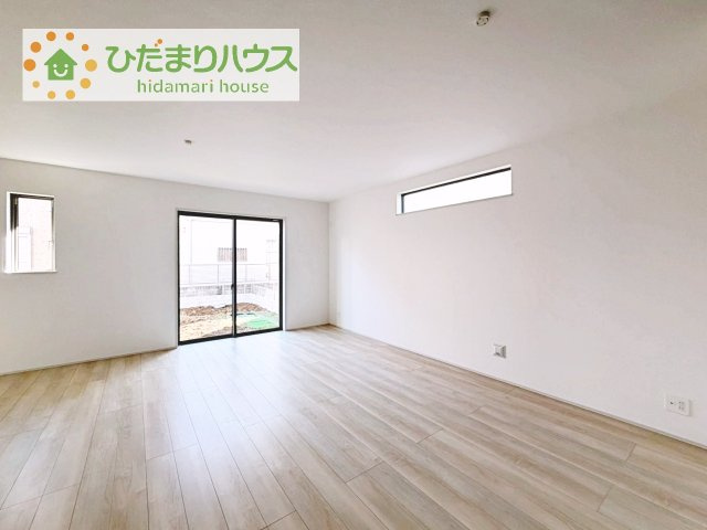 【居間・リビング】 | 守谷市薬師台7丁目16番　新築戸建　A号棟 | お子様が元気に遊べる広々としたリビングです！