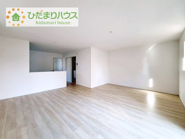 【居間・リビング】 | 守谷市薬師台7丁目16番　新築戸建　A号棟 | 早くお仕事終わらせて、家に帰りたくなるようなリビングです(^^♪