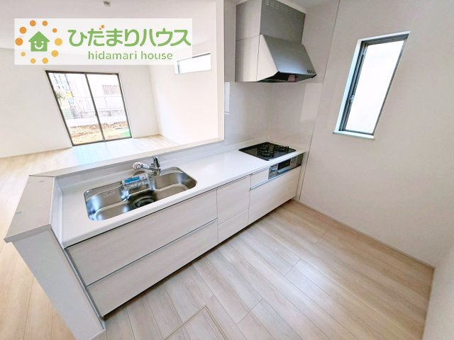 【キッチン】 | 守谷市薬師台7丁目16番　新築戸建　A号棟 | 家族と会話しながら料理できるオープンカウンター♪