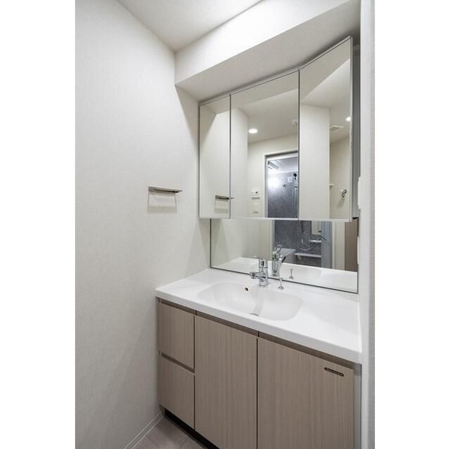 グランカーサ瑞江の独立洗面台