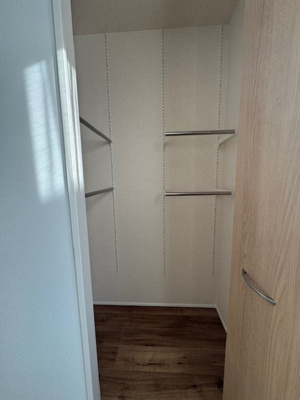 【洋室】 | セキュレア西川田町24号棟 | 洋室収納