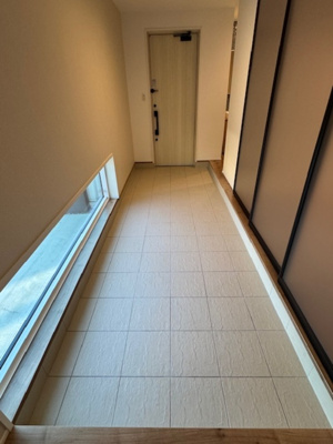 【ロビー】 | セキュレア西川田町24号棟 | 土間スペース