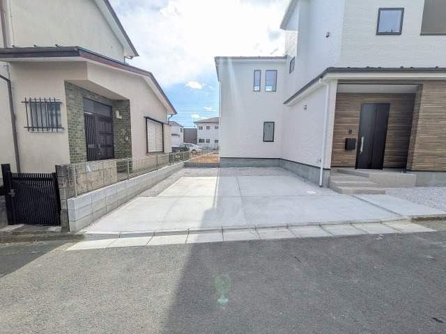 八王子市　めじろ台　新築一戸建て　１４期の駐車場|～めじろ台駅徒歩9分　2台駐車可能～