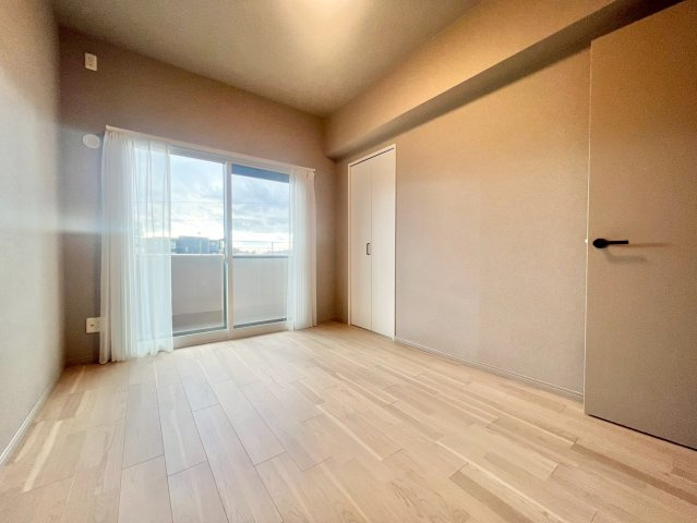 グランドメゾン菊坂町の洋室|南向き、陽当たり良好の洋室！