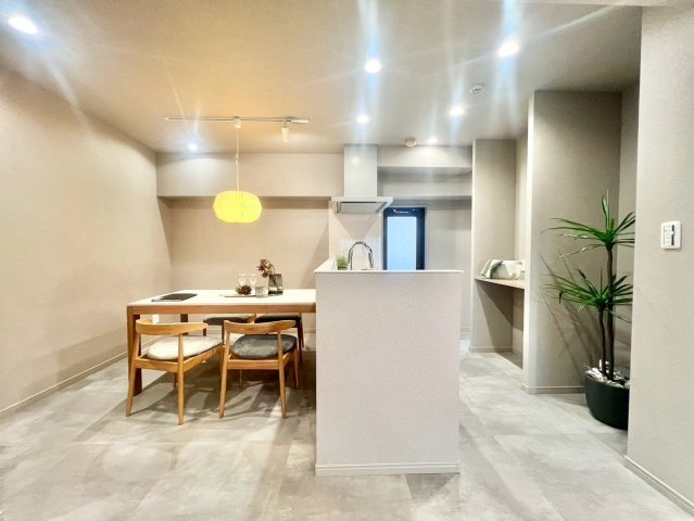 グランドメゾン菊坂町のダイニング|元々和室だったお部屋をカウンターキッチンへ変更！