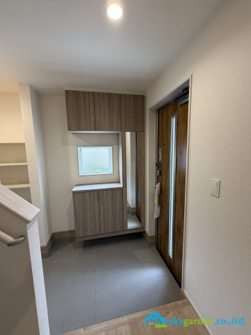 秦野市東田原　新築戸建　全1棟1号棟の玄関