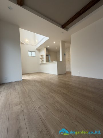 秦野市東田原　新築戸建　全1棟1号棟の居間・リビング