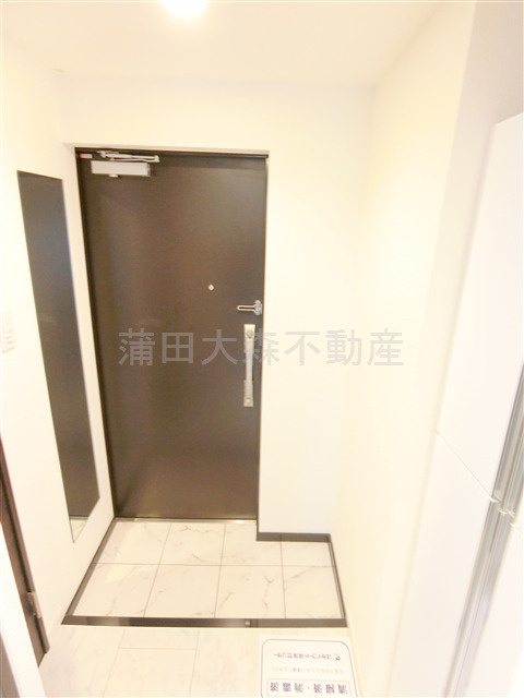 スカイコートパレス蒲田Ⅱの玄関|姿見鏡がうれしい玄関！