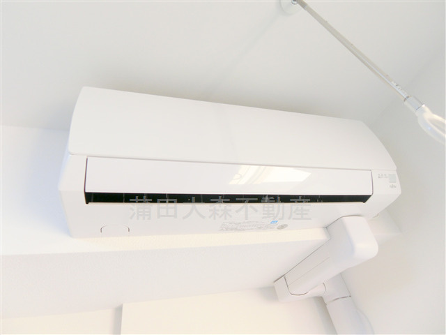 スカイコートパレス蒲田Ⅱの設備|エアコン　取外し可能な室内物干し！