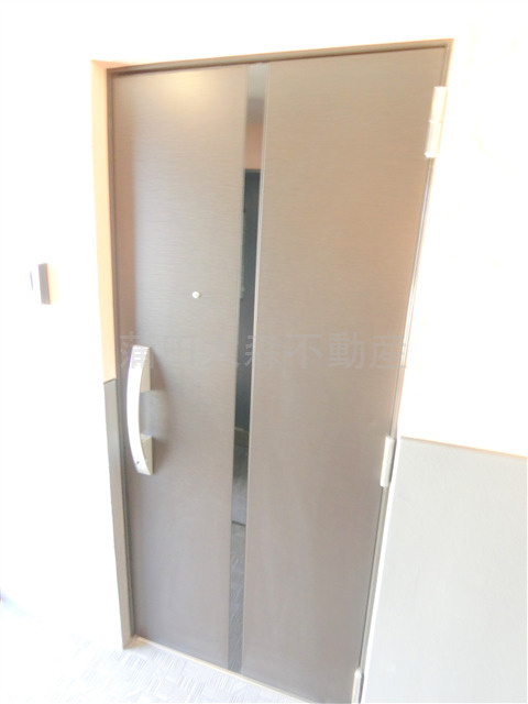 スカイコートパレス蒲田Ⅱの玄関