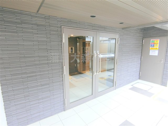 スカイコートパレス蒲田Ⅱのエントランス