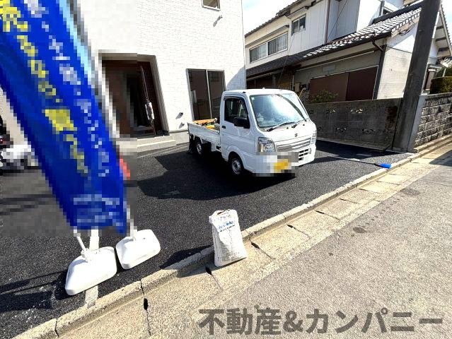 クレイドルガーデン伊予市下吾川第6　2号棟(全2棟)　伊予市下吾川の新築分譲戸建の駐車場|外観もきれいです