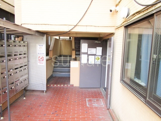 ウエストインパート１０のエントランス|入り口です♪