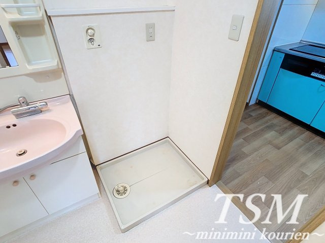 パレビバスの洗面所|洗濯機置場