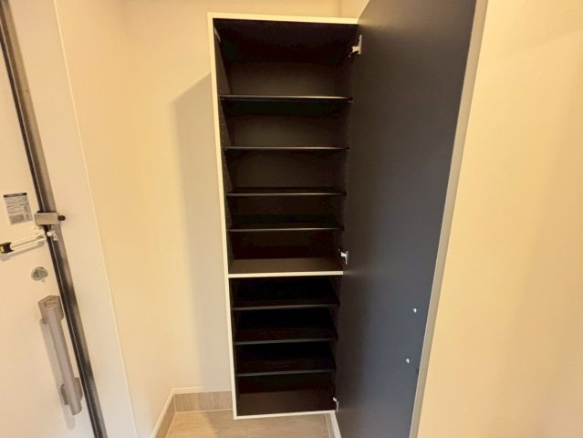 メゾンモンレーヴの玄関