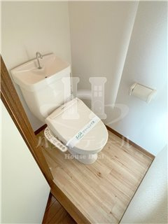 【トイレ】 | メゾン長栄Ⅱ | ゆったりとした空間のトイレです