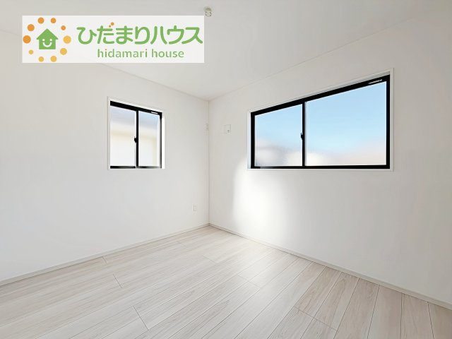 【洋室】 | 守谷市薬師台9期　新築戸建 | 木の温もりがやさしいフローリング♪