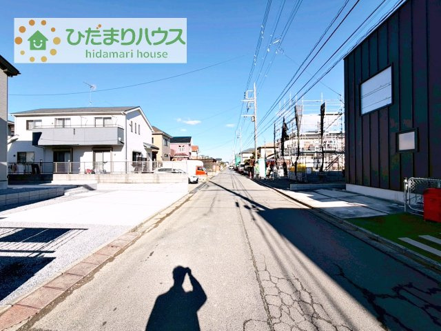 【前面道路含む現地写真】 | 守谷市薬師台9期　新築戸建 | たっぷりの陽光と心地よい風が舞い込む住まい♪