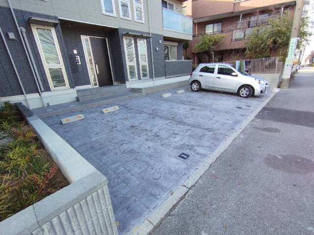 グリーヴィラ柱曙の駐車場