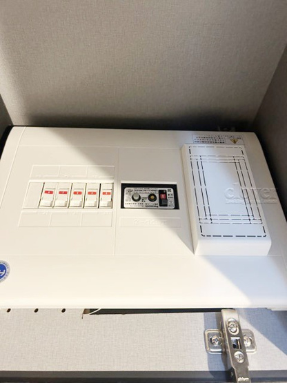 【発電・温水設備】 | ヴィラ江古田 | 分電盤