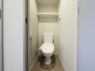 【トイレ】 | コンフォリア・リヴ天王寺寺田町ソルテラス | 落ち着いた色調のトイレです