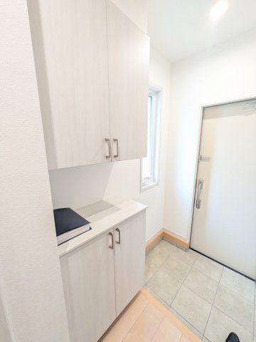 ヴァネラス西棟の玄関