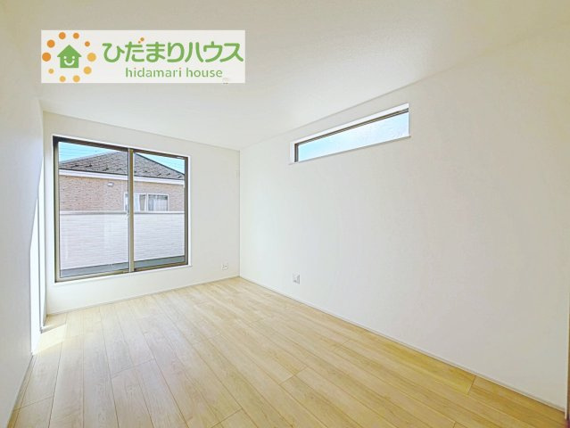【寝室】 | 守谷市薬師台7丁目16番　新築戸建　B号棟 | バルコニーに面している洋室は、主寝室にどうぞ(^^)/大きなベッドを置いても余裕の広さ！