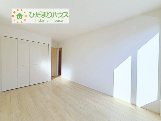 【寝室】 | 守谷市薬師台7丁目16番　新築戸建　B号棟 | 大きなベッドを置いても余裕の広さの主寝室♪♪