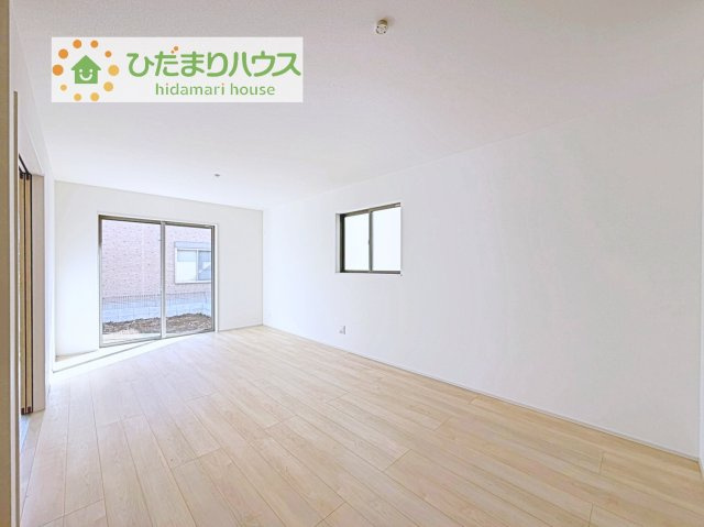 【居間・リビング】 | 守谷市薬師台7丁目16番　新築戸建　B号棟 | 太陽の日差しがたっぷり入るリビング☆
家族の笑い声が響く、一家団らんにふさわしいリビングです(^^♪
