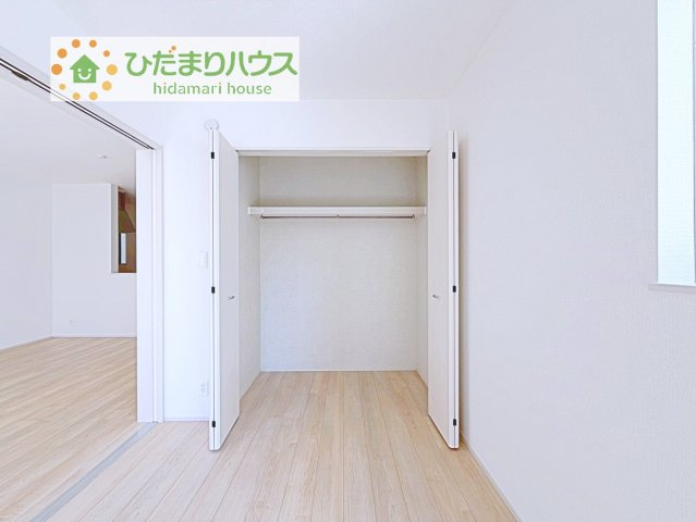 【収納】 | 守谷市薬師台7丁目16番　新築戸建　B号棟 | 収納は横開きクローゼット！
しまった物の出し入れも楽々です(^^)