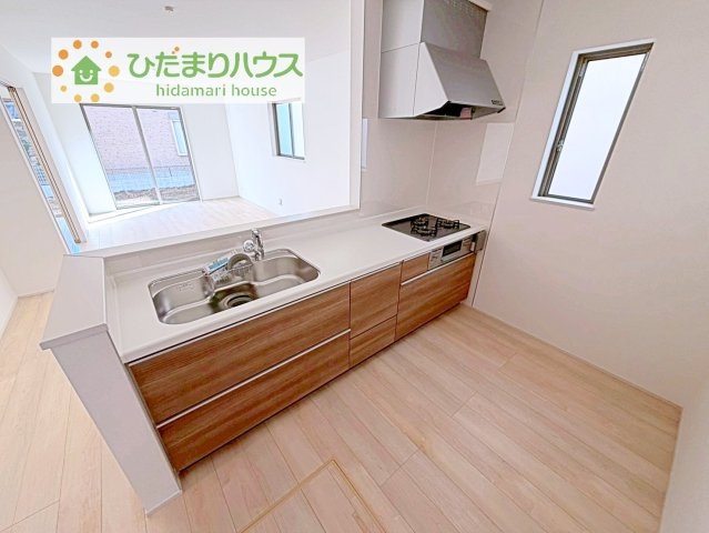 【キッチン】 | 守谷市薬師台7丁目16番　新築戸建　B号棟 | ママがひとりにならない、リビングとつながるオープンキッチンなら家族のお手伝いも増え、会話がうまれます(*^-^*)