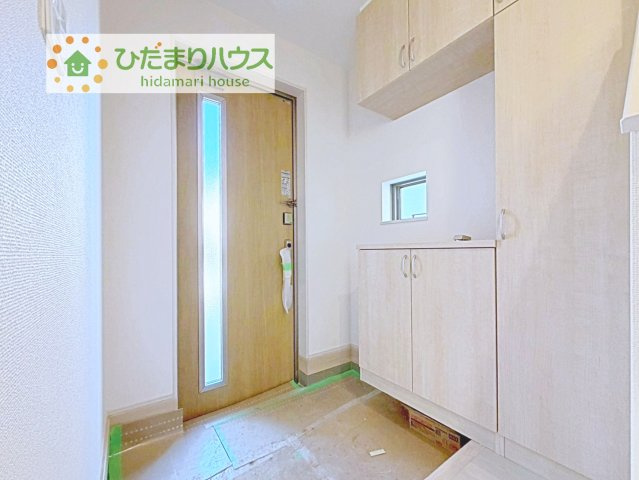 【玄関】 | 守谷市薬師台7丁目16番　新築戸建　B号棟 | 丁度良い靴箱のサイズ♪これだけあれば家族全員の靴がしまえてスッキリ(^O^)