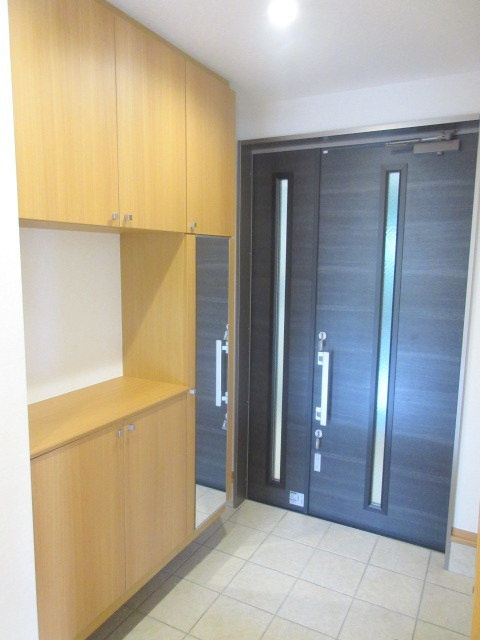 Ｇｒａｎｄ　Ｍａｉｓｏｎ　Ｃｈｏｕ　Ｃｈｏｕの玄関|★シューズＢＯＸ★