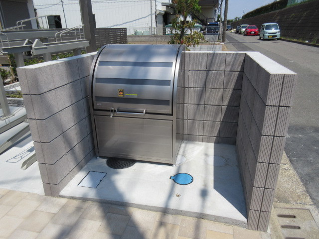 Ｇｒａｎｄ　Ｍａｉｓｏｎ　Ｃｈｏｕ　Ｃｈｏｕのその他共用部分|ゴミ捨て場
